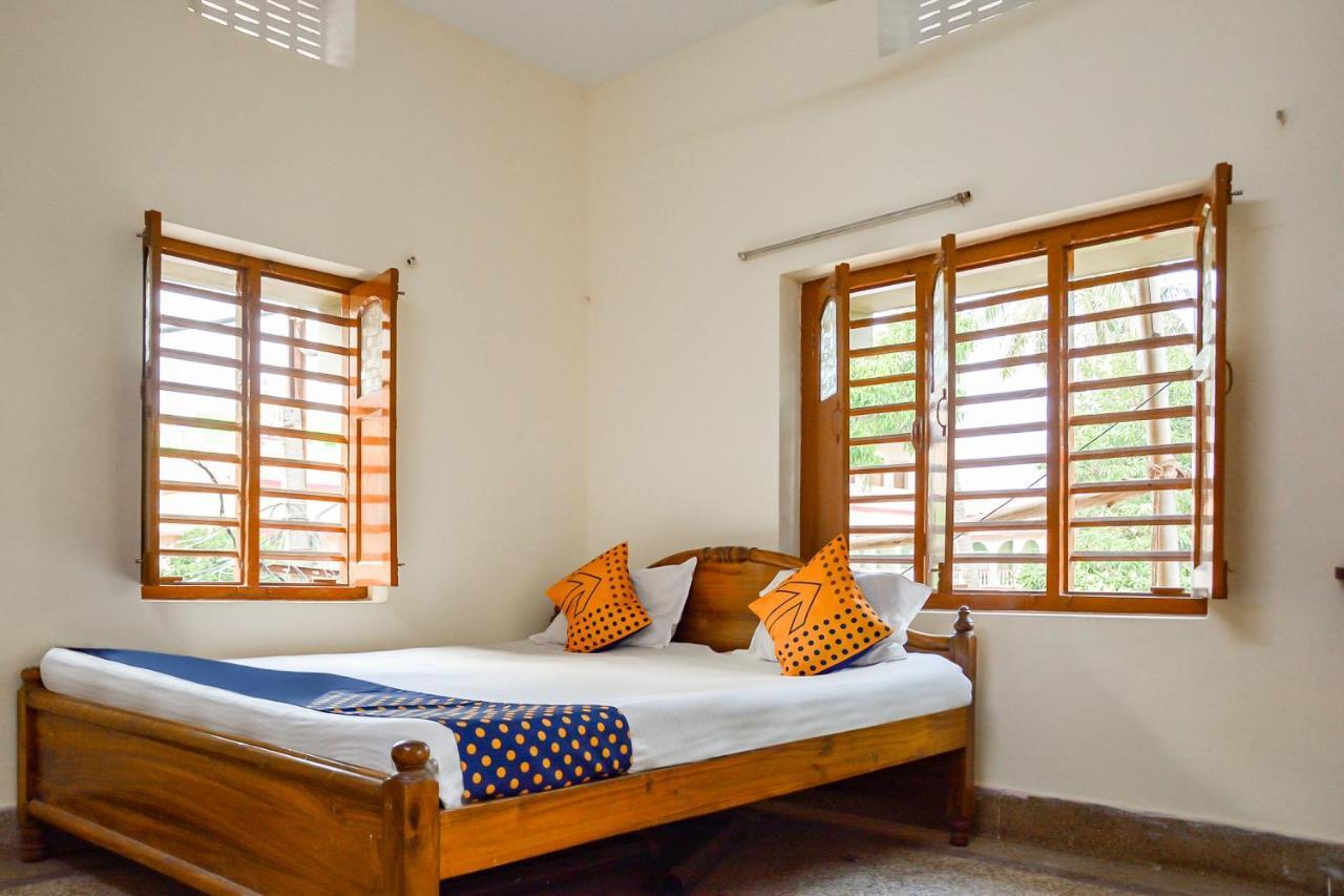 Spot On 76580 Bobby House Hotel Puri Exterior photo