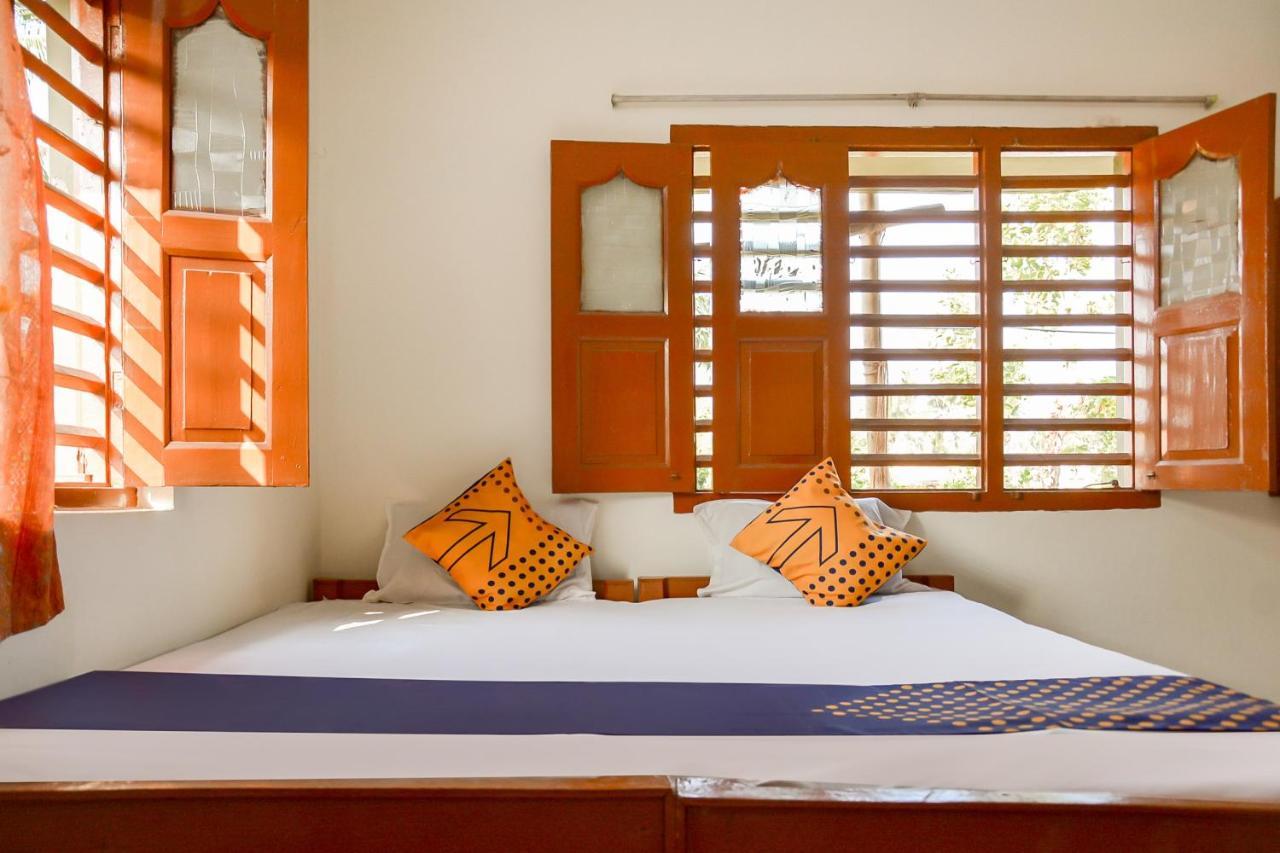 Spot On 76580 Bobby House Hotel Puri Exterior photo
